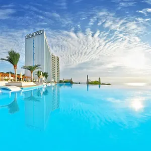 5* Hotel International Casino & Tower